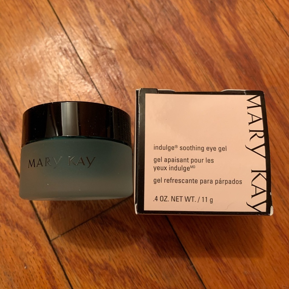 Indulge soothing eye gel